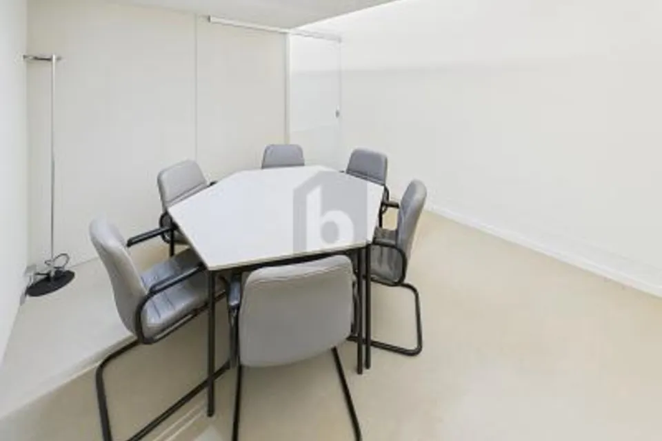 DI PRIMA CLASSE, LUMINOSO IN POSIZIONE CENTRALE, 8500 Frauenfeld, Thurgau, CH