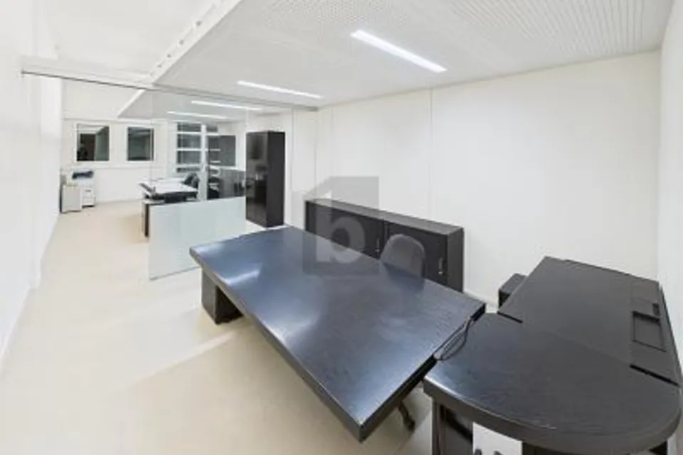 DI PRIMA CLASSE, LUMINOSO IN POSIZIONE CENTRALE, 8500 Frauenfeld, Thurgau, CH