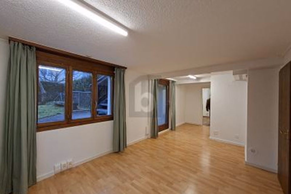 VOTRE NOUVEL EMPLACEMENT D'ENTREPRISE, 6415 Arth, Schwyz, CH