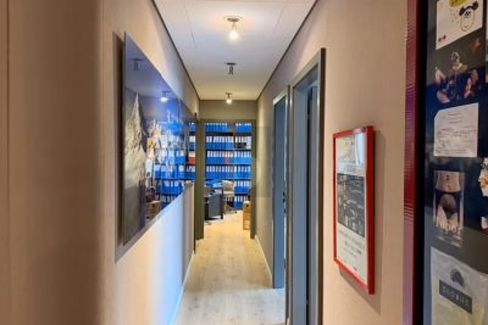 BRIGHT AND QUIET ENVIRONMENT, 1260 Nyon, Vaud, CH