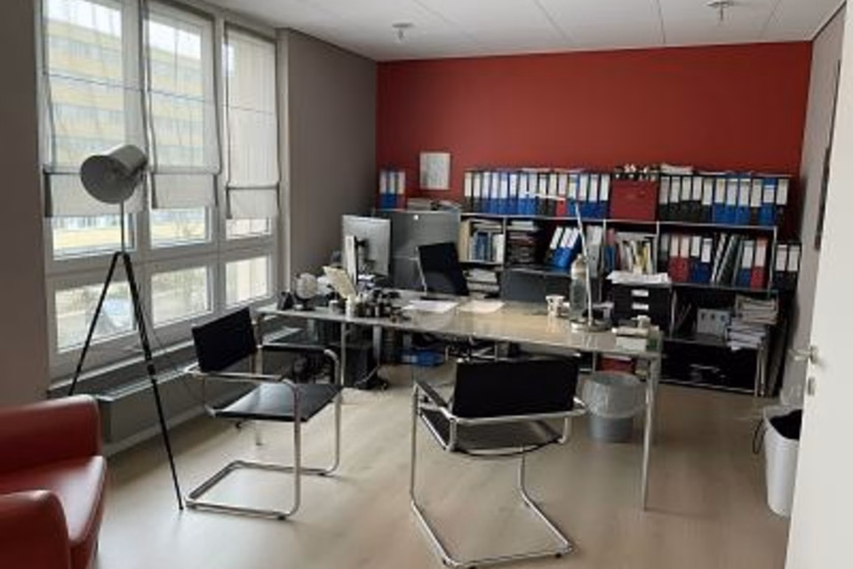 BRIGHT AND QUIET ENVIRONMENT, 1260 Nyon, Vaud, CH
