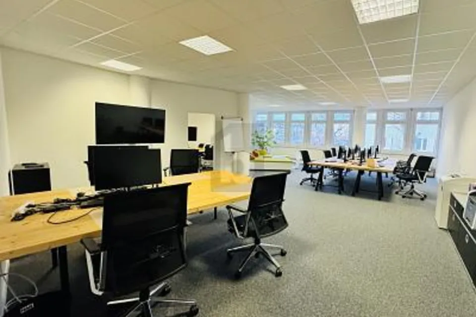 AMPI LOCALI LUMINOSI IN POSIZIONE CENTRALE, 6005 Luzern, Lucerne, CH