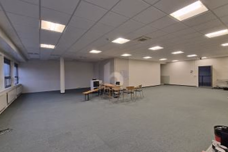 ATTRATTIVO, FUNZIONALE & IDEALMENTE POSIZIONATO, 8153 Rümlang, Zurich, CH