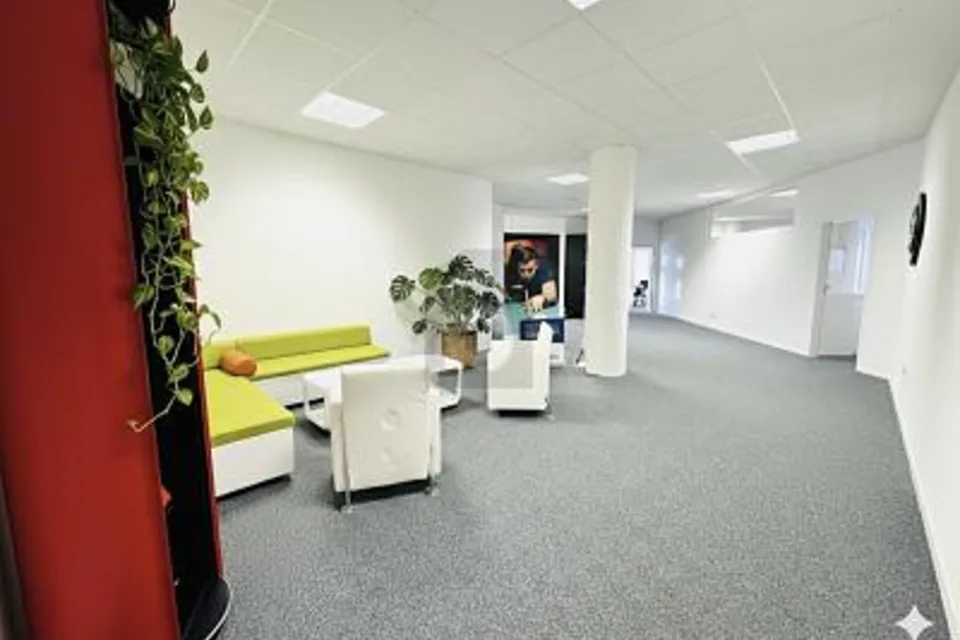 AMPI LOCALI LUMINOSI IN POSIZIONE CENTRALE, 6005 Luzern, Lucerne, CH