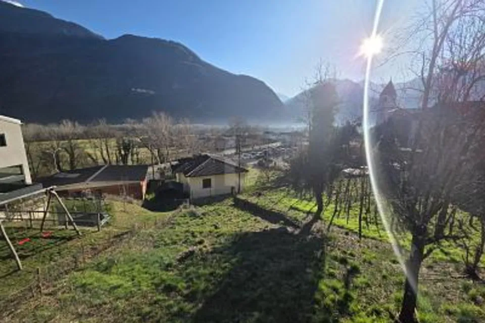 IN POSIZIONE TRANQUILLA E SOLEGGIATA CON VISTA, 6525 Gnosca, Ticino, CH