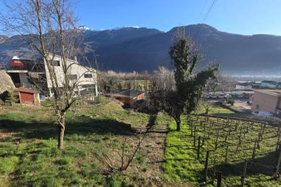 IN POSIZIONE TRANQUILLA E SOLEGGIATA CON VISTA, 6525 Gnosca, Ticino, CH