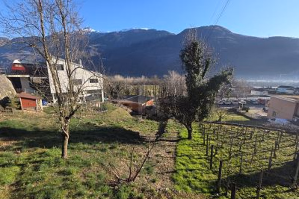 EMPLACEMENT CALME ET ENSOLEILLÉ AVEC VUE, 6525 Gnosca, Ticino, CH