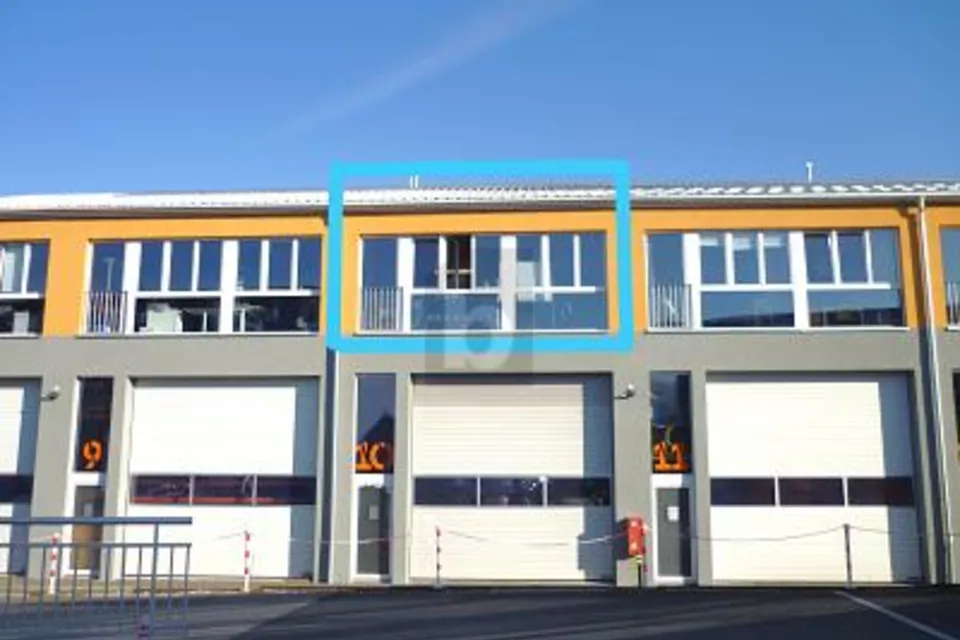 SPAZIO MODERNO LUMINOSO + MEZZANINO !, 1142 Pampigny, Vaud, CH