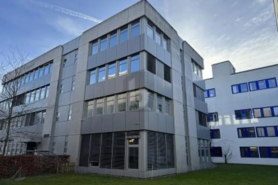 GROSSZÜGIG UND REPRÄSENTATIV, MIT LKW-RAMPEN, 4142 Münchenstein, Basel-Landschaft, CH