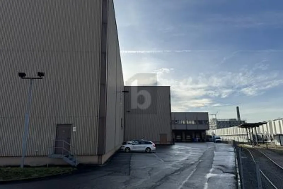 GROSSZÜGIG UND REPRÄSENTATIV, MIT LKW-RAMPEN, 4142 Münchenstein, Basel-Landschaft, CH