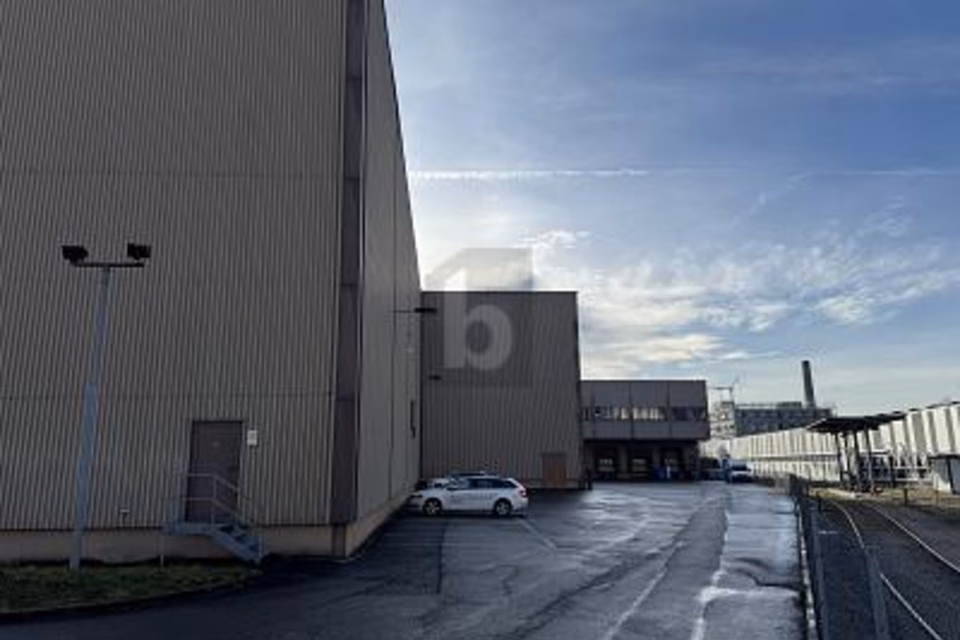 SPAZIOSO E RAPPRESENTATIVO, CON RAMPE PER CAMION, 4142 Münchenstein, Basel-Landschaft, CH