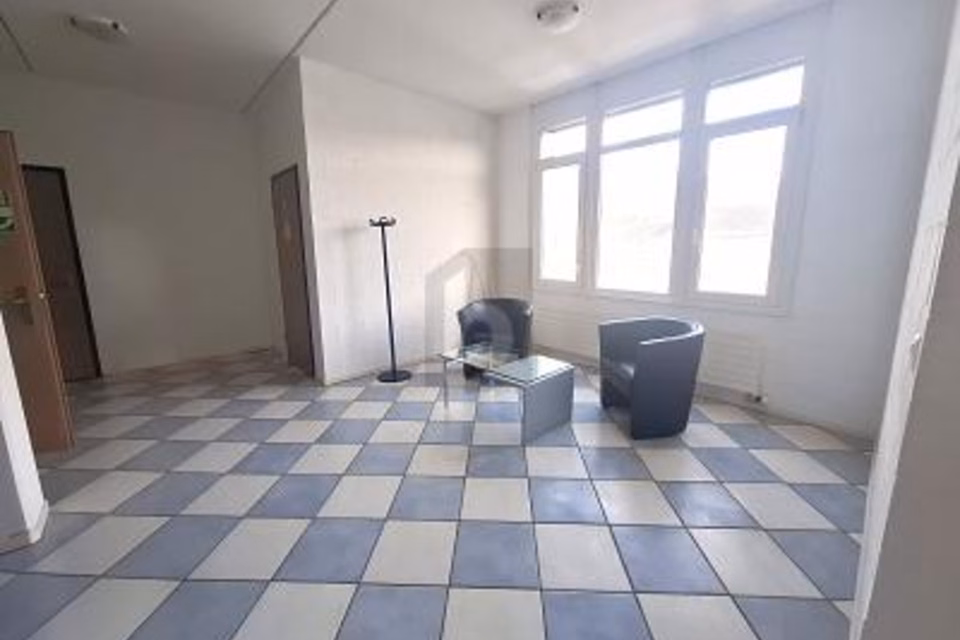 Ben posizionato e di facile accesso, 2855 Glovelier, Jura, CH