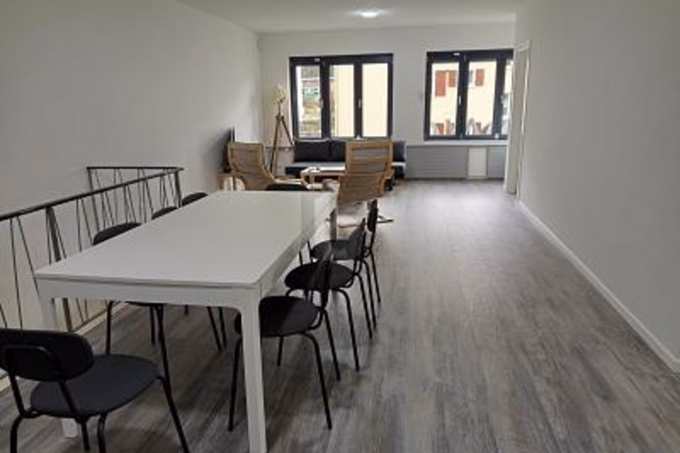 LUMINEUX, VISIBLE & POLYVALENT, 2735 Malleray, Bern, CH