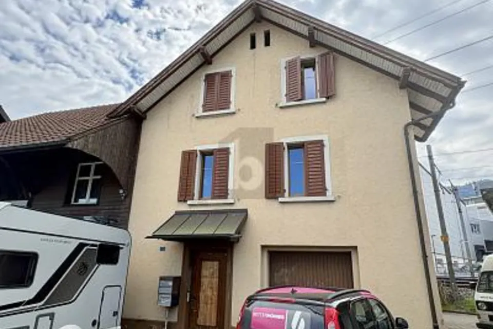 EXCLUSIF, ENSOLEILLÉ ET AVEC BIEN IMMOBILIER EXISTANT, 8852 Altendorf, Schwyz, CH
