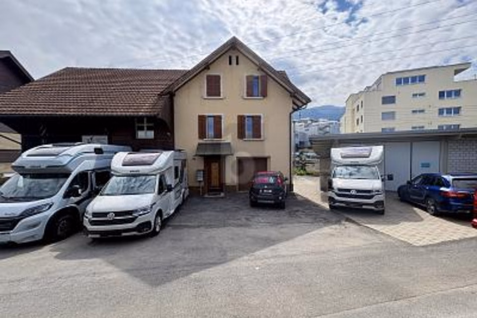 EXCLUSIF, ENSOLEILLÉ ET AVEC BIEN IMMOBILIER EXISTANT, 8852 Altendorf, Schwyz, CH
