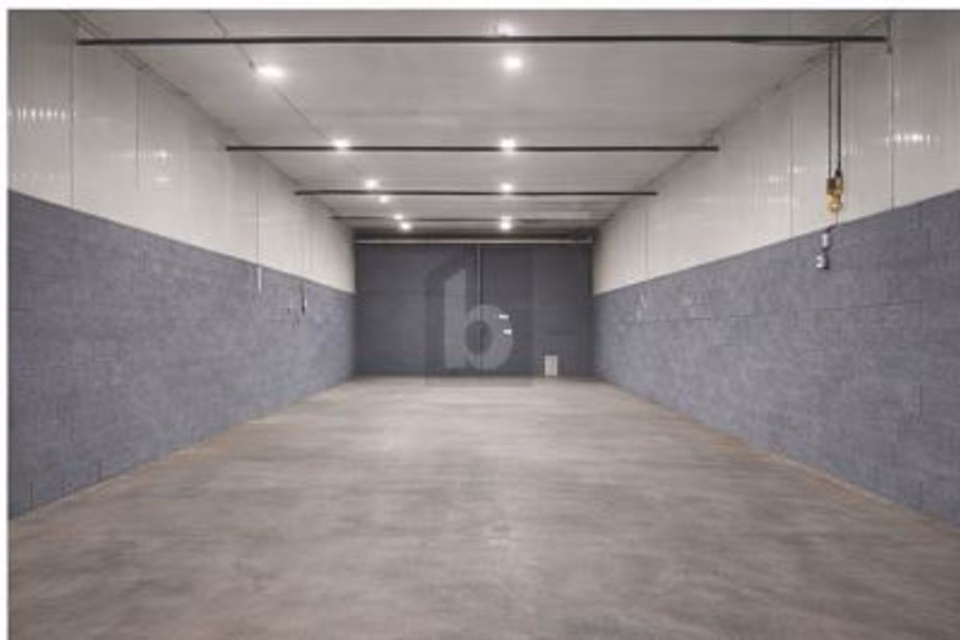 STORAGE / WAREHOUSE - STRATEGIC LOCATION, 1955 St-Pierre-de-Clages, Valais/Wallis, CH