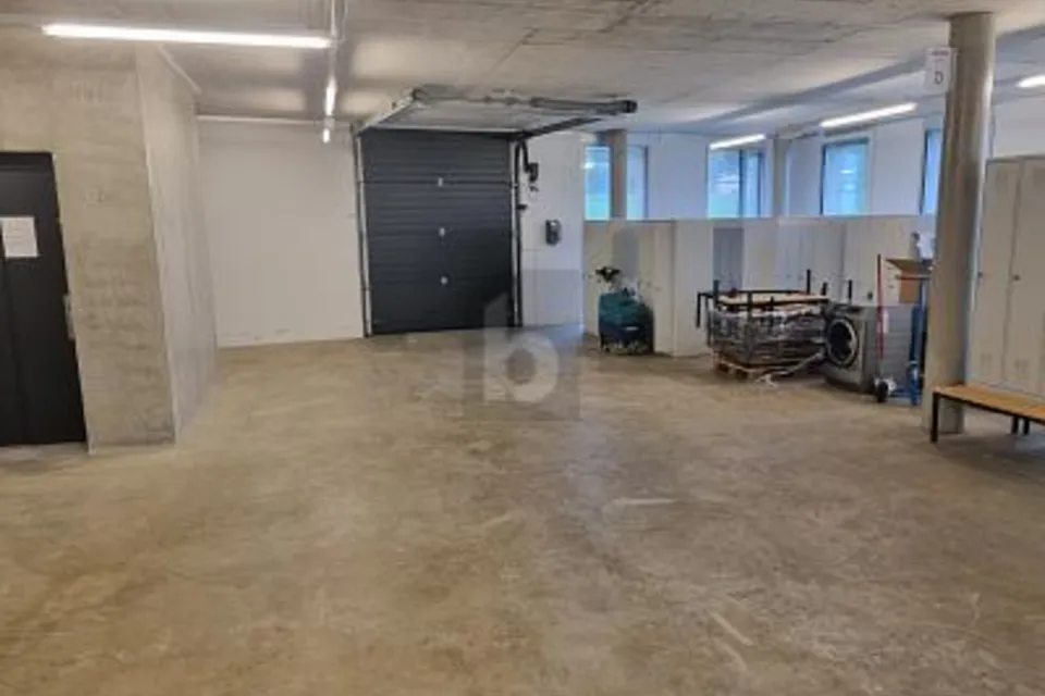 AMPIO SPAZIO, OTTIMA POSIZIONE, 1052 Le Mont-Sur-Lausanne, Vaud, CH