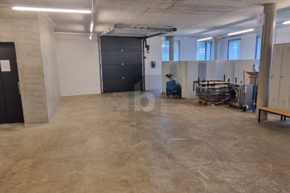 AMPIO SPAZIO, OTTIMA POSIZIONE, 1052 Le Mont-Sur-Lausanne, Vaud, CH