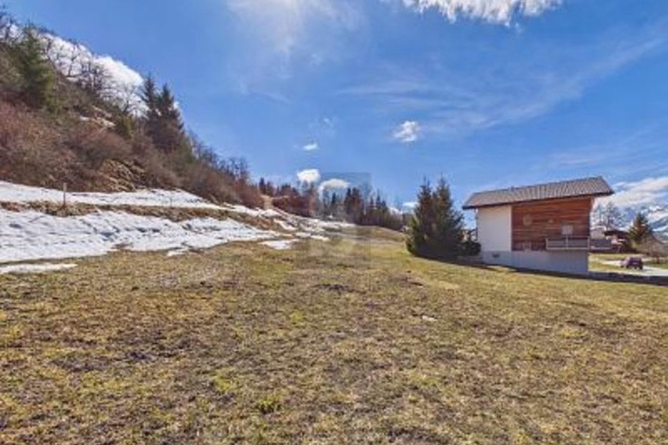 TERRAIN DE RÊVE AVEC SKI-IN/SKI-OUT, 7134 Obersaxen, Grisons, CH