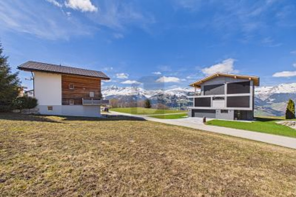 TERRAIN DE RÊVE AVEC SKI-IN/SKI-OUT, 7134 Obersaxen, Grisons, CH