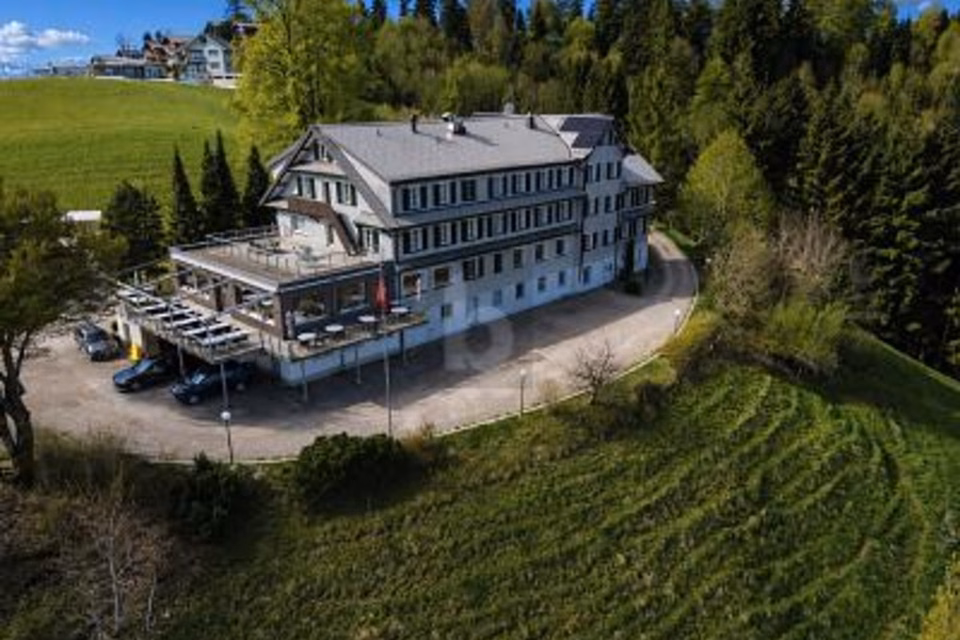 JOYAU ENTIÈREMENT RÉNOVÉ AVEC UN POTENTIEL ÉNORME, 6125 Menzberg, Lucerne, CH