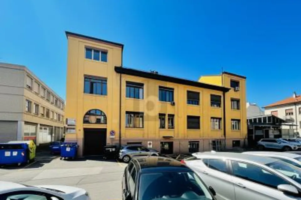 AMPIO SPAZIO RISTRUTTURATO RICCO DI CARATTERE, 1227 Carouge GE, Geneva, CH