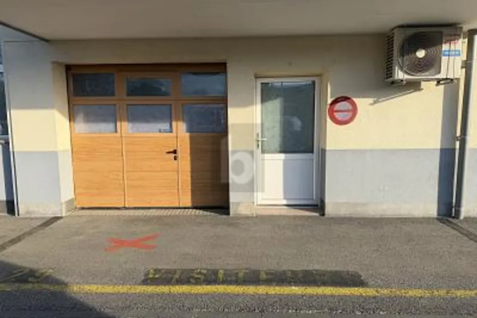 STORAGE/OFFICE SPACE IN FOREL, 1072 Forel (Lavaux), Vaud, CH