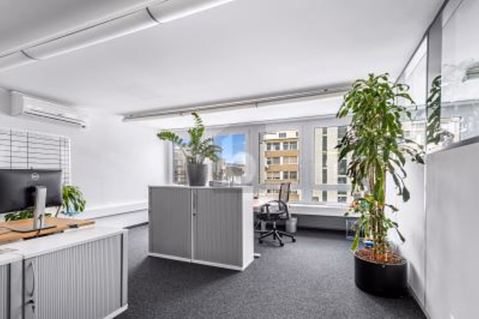 MODERNE RÄUME AN ZENTRALER LAGE, 8600 Dübendorf, Zurich, CH