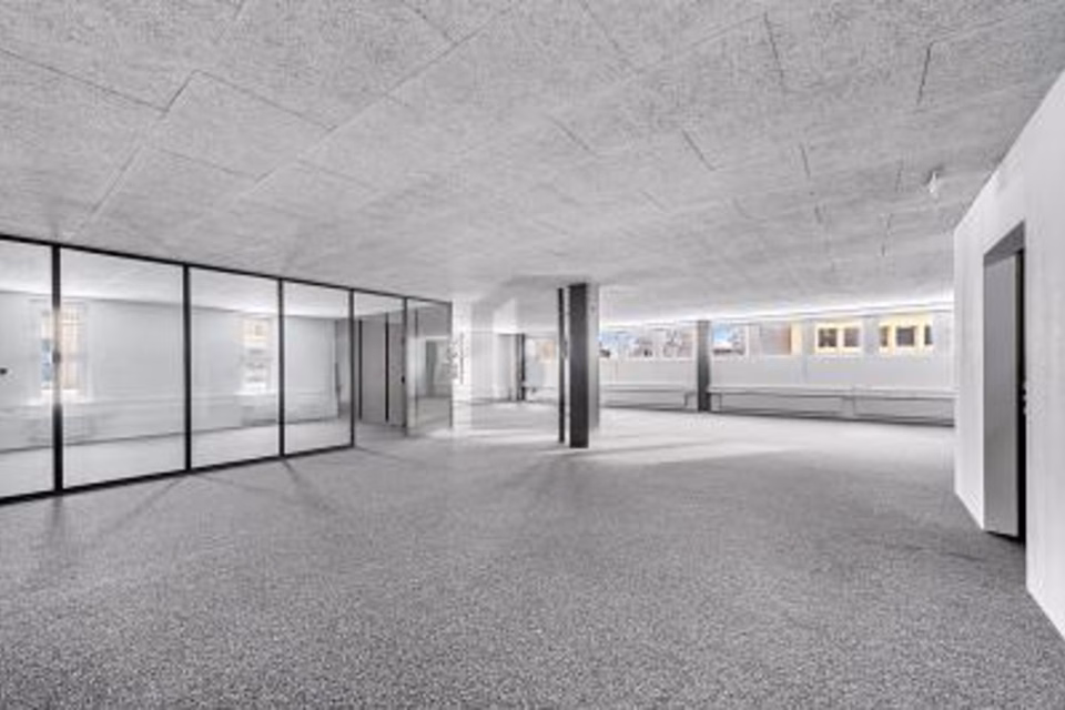 SUPERFICIE ATTRATTIVA IN POSIZIONE CENTRALE, 8600 Dübendorf, Zurich, CH