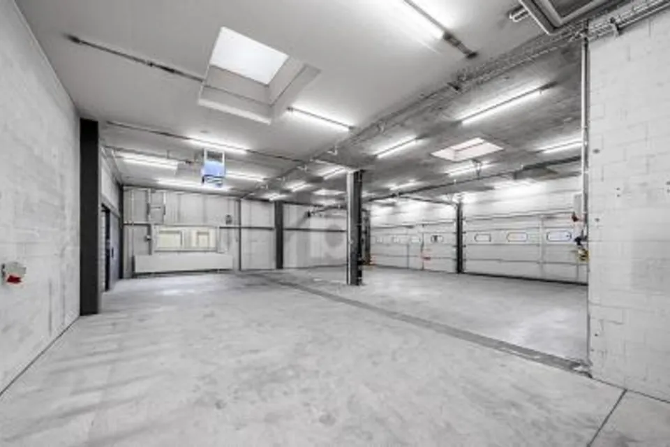 GROSSZÜGIG, STRUKTURIERT UND PROFESSIONELL, 8600 Dübendorf, Zurich, CH