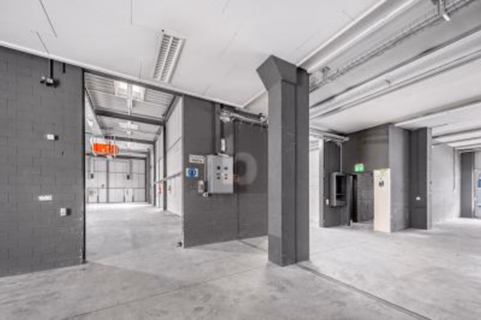 AMPIO, STRUTTURATO E PROFESSIONALE, 8600 Dübendorf, Zurich, CH
