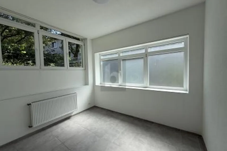 LUMINOSO, PRATICO E BEN COLLEGATO, 8049 Zürich, Zurich, CH