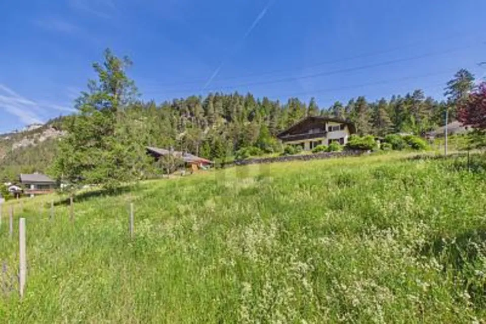 EMPLACEMENT ENSOLEILLÉ AVEC VUE SUR LES MONTAGNES, 7472 Surava, Grisons, CH