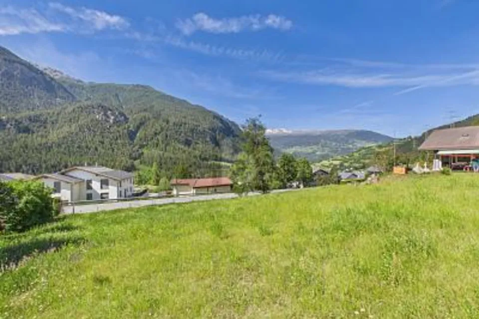 EMPLACEMENT ENSOLEILLÉ AVEC VUE SUR LES MONTAGNES, 7472 Surava, Grisons, CH