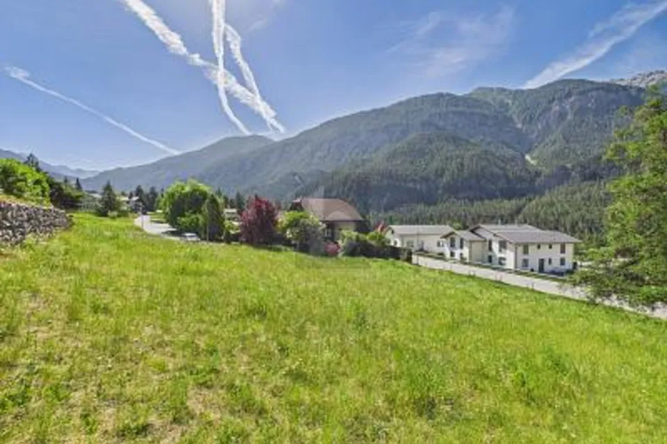 EMPLACEMENT ENSOLEILLÉ AVEC VUE SUR LES MONTAGNES, 7472 Surava, Grisons, CH
