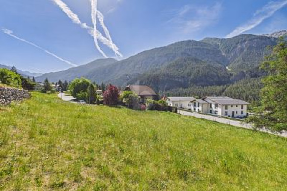 SONNIGE AUSSICHTSLAGE MIT BERGPANORAMA, 7472 Surava, Grisons, CH
