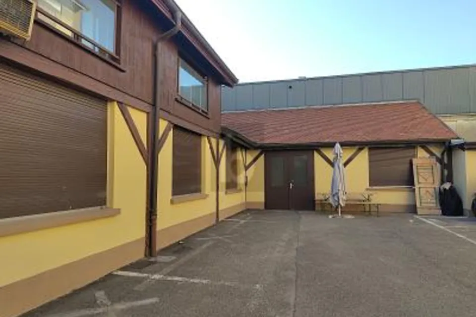 IDÉALEMENT SITUÉ DE PLAIN-PIED AU CALME, 1227 Carouge GE, Geneva, CH
