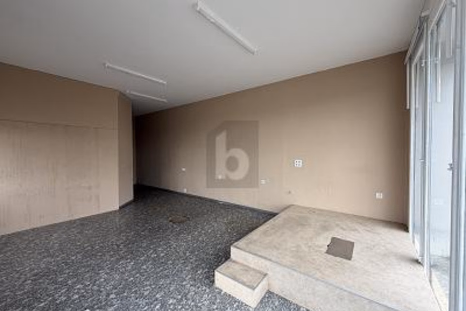 FORTEMENT FRÉQUENTÉ, IDÉAL POUR LA CLIENTÈLE DE PASSAGE, 8302 Kloten, Zurich, CH