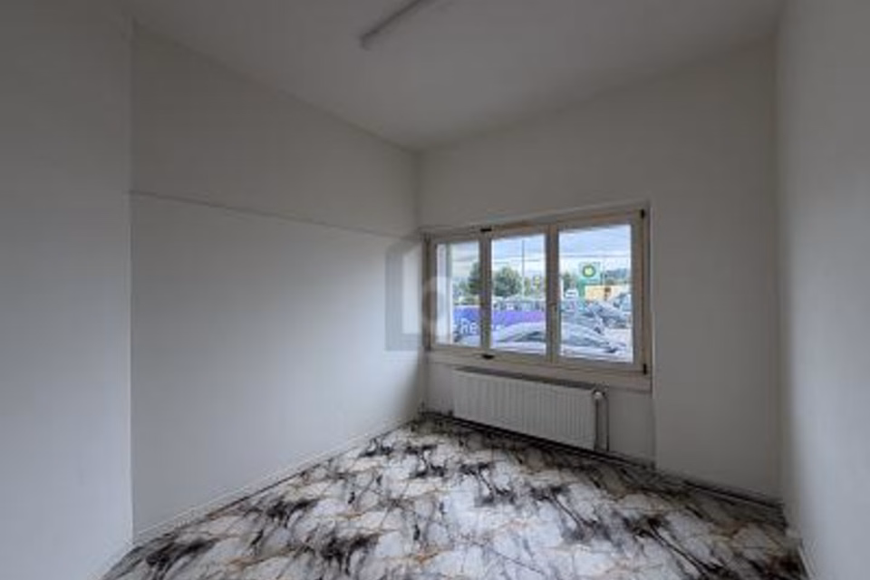 FORTEMENT FRÉQUENTÉ, IDÉAL POUR LA CLIENTÈLE DE PASSAGE, 8302 Kloten, Zurich, CH