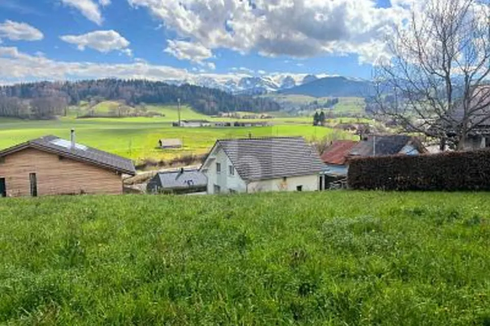 CALME, ENTOURÉ DE NATURE AVEC VUE DÉGAGÉE, 3132 Riggisberg, Bern, CH