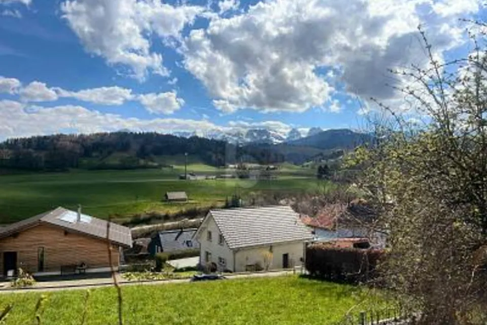 CALME, ENTOURÉ DE NATURE AVEC VUE DÉGAGÉE, 3132 Riggisberg, Bern, CH