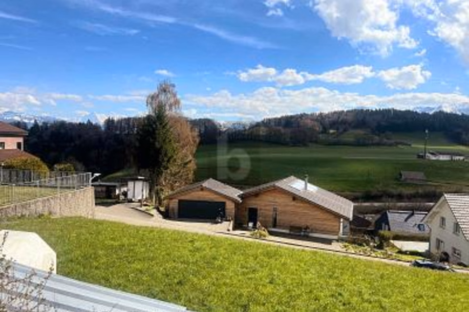 CALME, ENTOURÉ DE NATURE AVEC VUE DÉGAGÉE, 3132 Riggisberg, Bern, CH