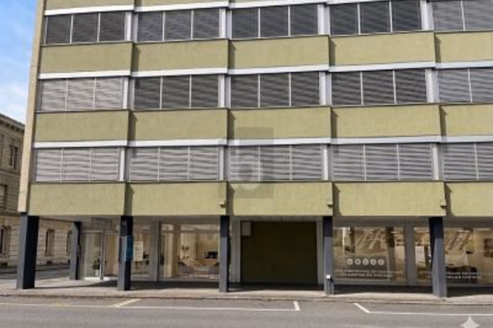 MAGNIFIQUE LOCAUX COMMERCIAUX, 2500 Biel/Bienne, Bern, CH
