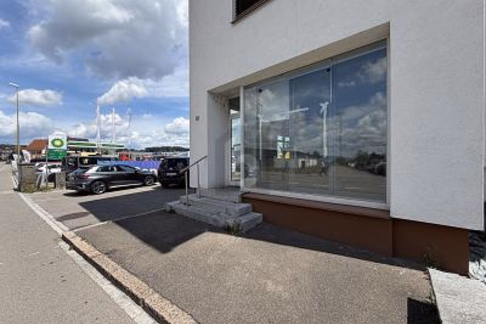 FORTEMENT FRÉQUENTÉ, IDÉAL POUR LA CLIENTÈLE DE PASSAGE, 8302 Kloten, Zurich, CH