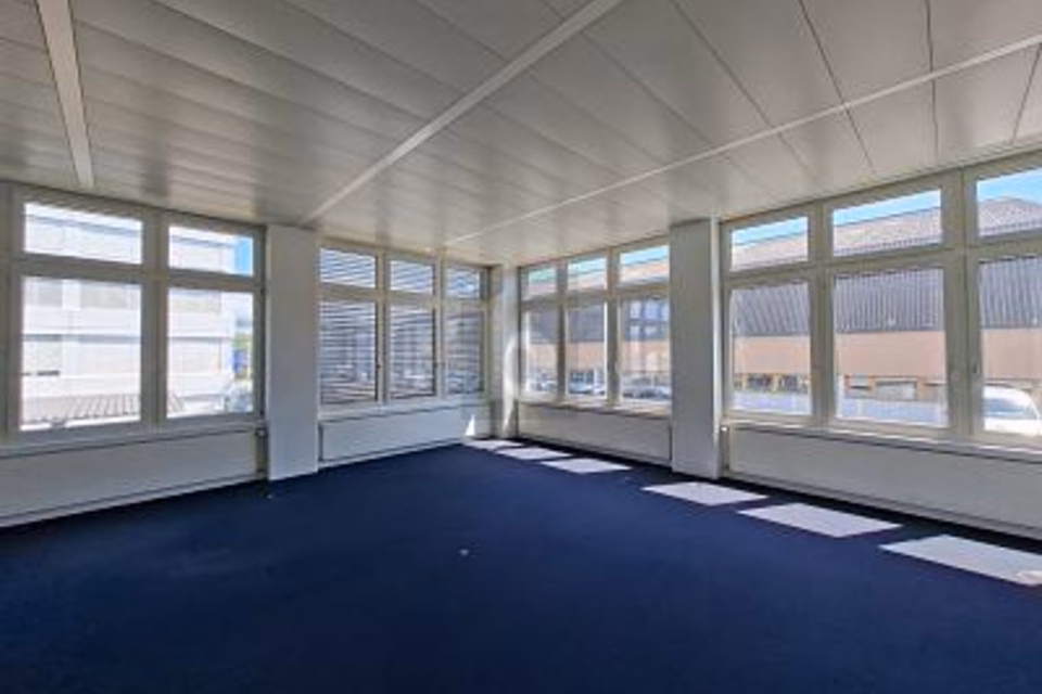 SPAZIO UFFICIO RAPPRESENTATIVO - CLIMATIZZATO, 6331 Hünenberg, Zug, CH