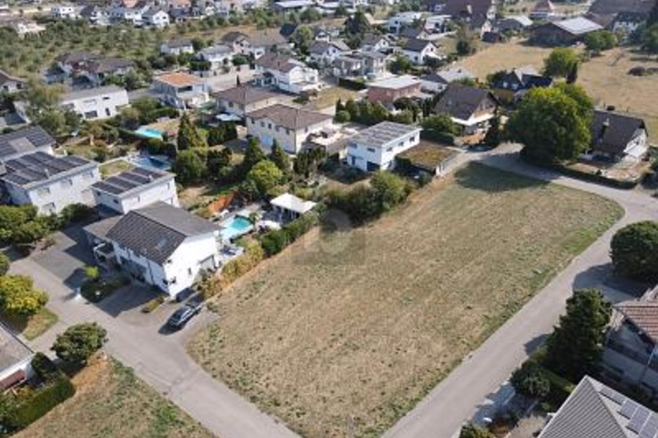PARADIS CONSTRUCTIBLE DANS UN QUARTIER FAMILIAL, 4543 Deitingen, Solothurn, CH