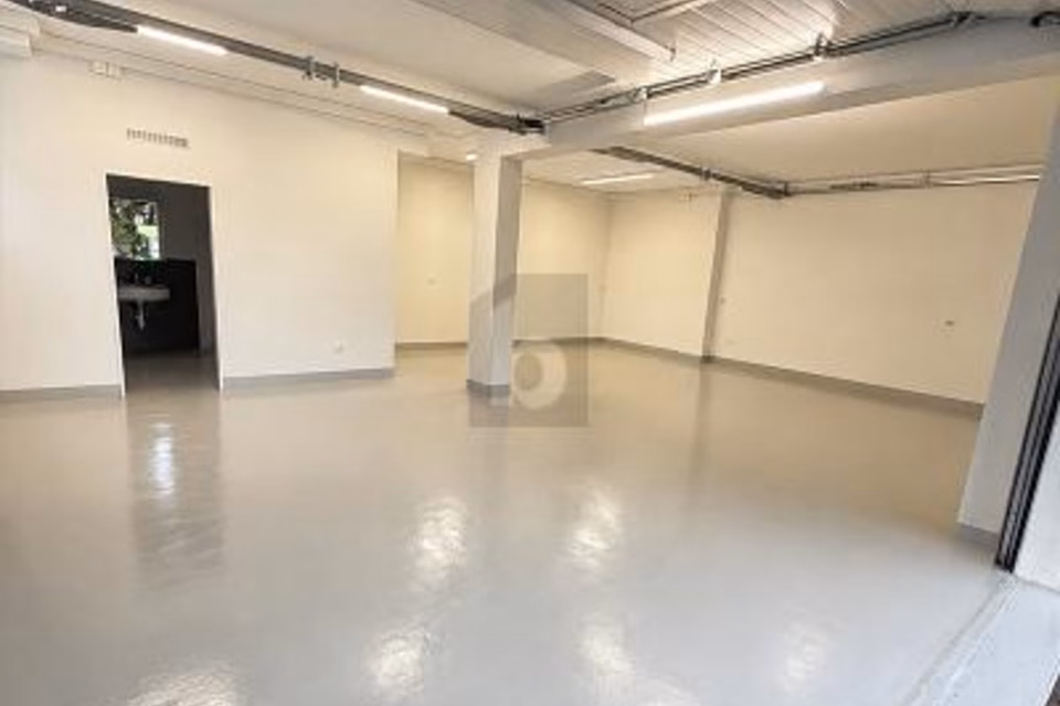 MODERN WITH VERSATILE USAGE OPTIONS, 8623 Wetzikon ZH, Zurich, CH