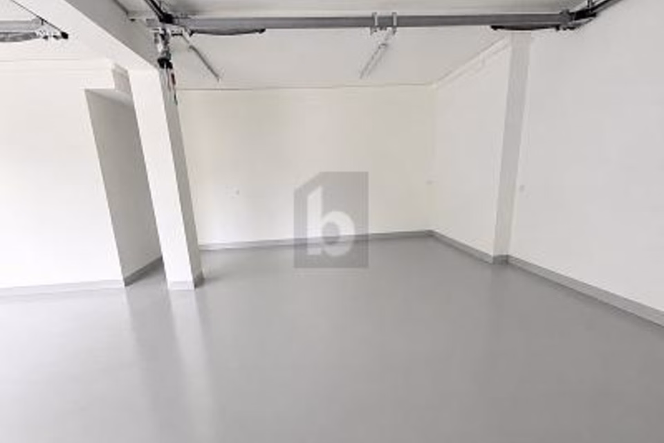 MODERN WITH VERSATILE USAGE OPTIONS, 8623 Wetzikon ZH, Zurich, CH