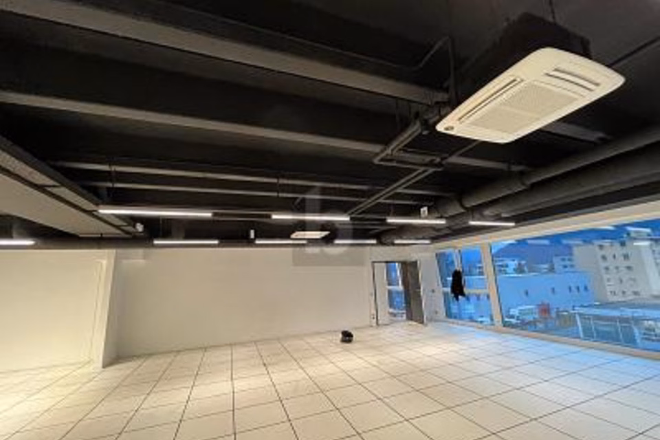 MODERNE ET ENSOLEILLÉE EN POSITION STRATÉGIQUE, 6517 Arbedo, Ticino, CH