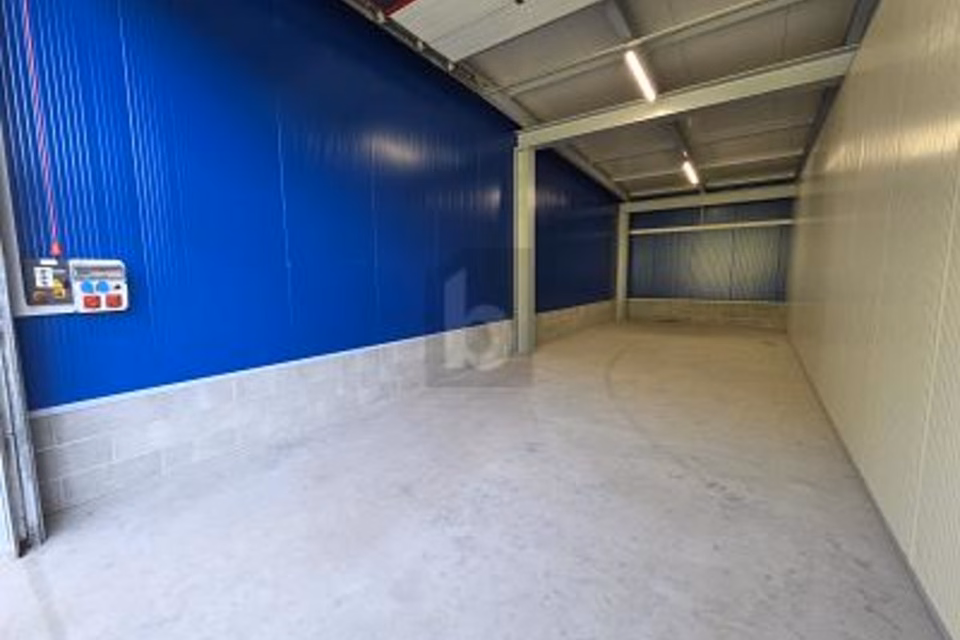 SPAZIOSI SPAZI IN POSIZIONE STRATEGICA, 6760 Faido, Ticino, CH